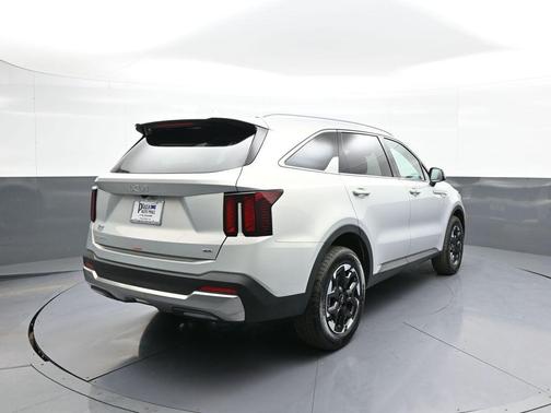 Ivory 2026 Kia Sorento S