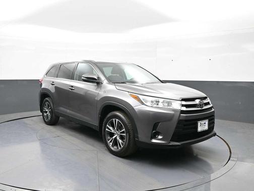 Predawn Gray Mica 2019 Toyota Highlander LE