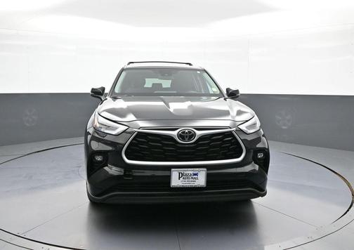 Midnight Black Metallic 2023 Toyota Highlander LE I4