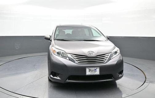 2016 Toyota Sienna LE
