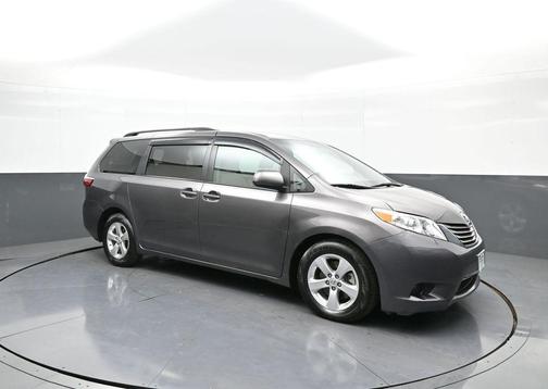 2016 Toyota Sienna LE