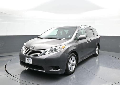 2016 Toyota Sienna LE