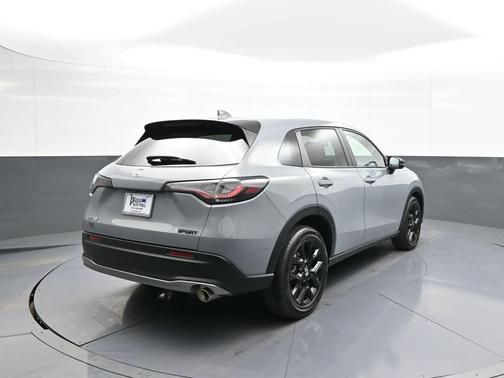 Urban Gray Pearl 2023 Honda HR-V AWD Sport