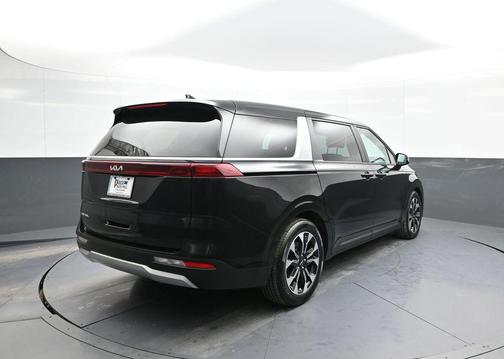 2023 Kia Carnival EX