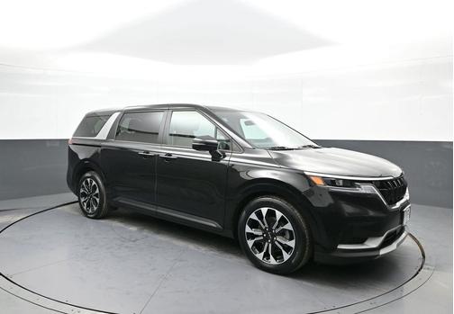 2023 Kia Carnival EX