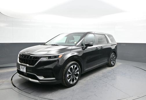 2023 Kia Carnival EX