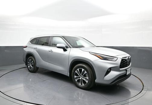 2025 Toyota Highlander XLE