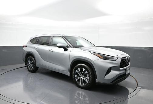 2025 Toyota Highlander XLE