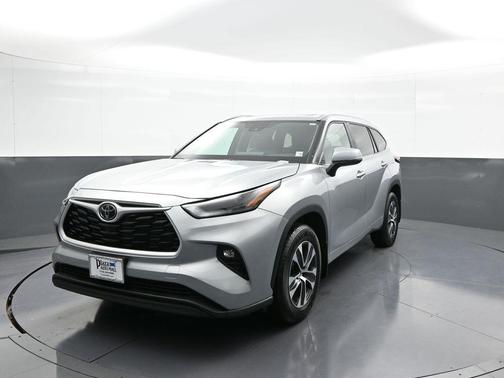 2025 Toyota Highlander XLE