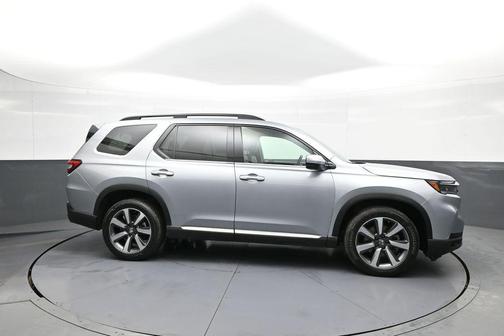 2024 Honda Pilot Touring 8-Passenger