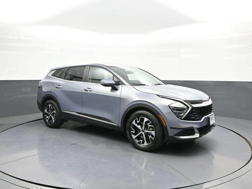 Everlasting Silver 2024 Kia Sportage EX