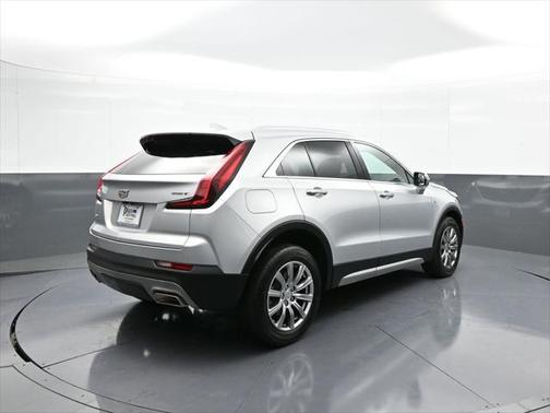 2022 Cadillac XT4 Premium Luxury