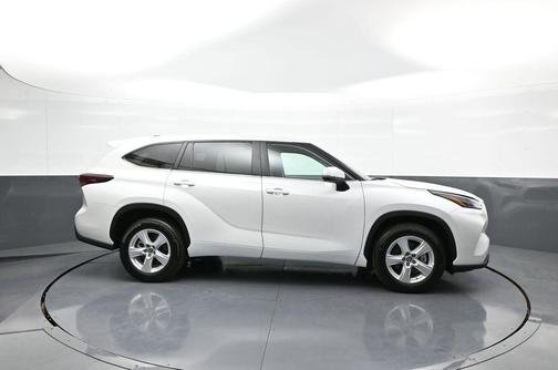 2024 Toyota Highlander Hybrid LE
