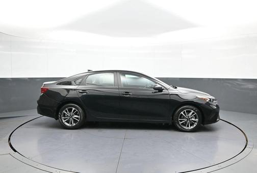 Aurora Black 2023 Kia Forte LXS