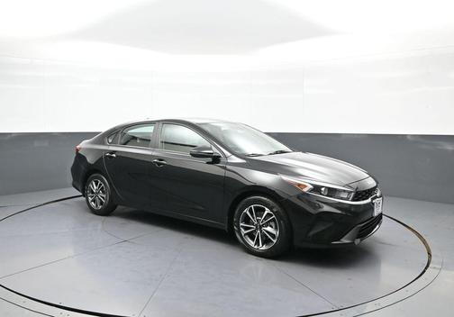 Aurora Black 2023 Kia Forte LXS
