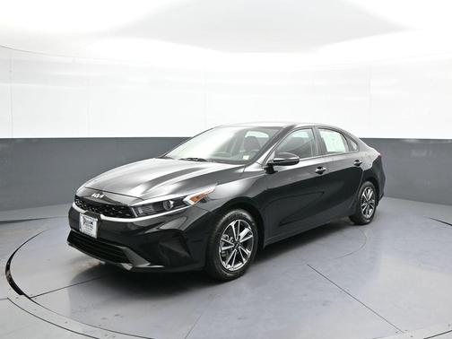 Aurora Black 2023 Kia Forte LXS
