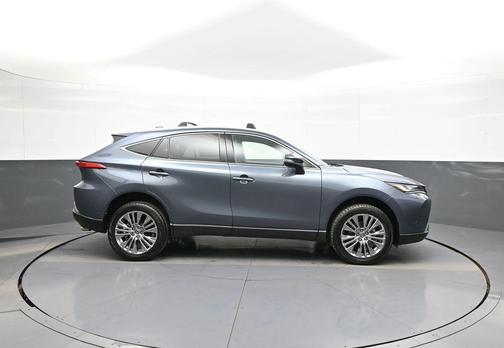 Coastal Gray Metallic 2023 Toyota Venza XLE