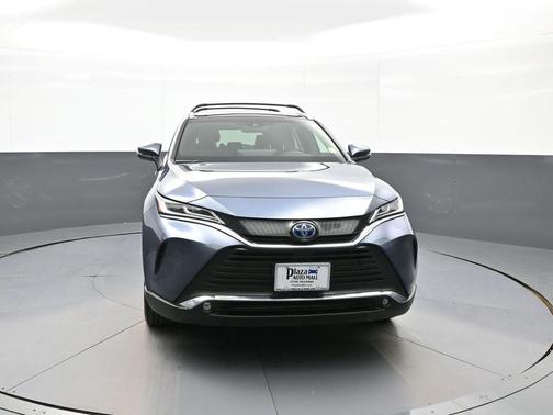 Coastal Gray Metallic 2023 Toyota Venza XLE