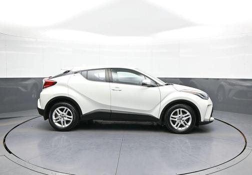 Blizzard Pearl 2021 Toyota C-HR LE