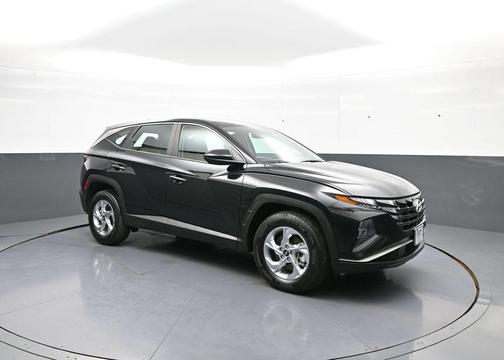 Black Pearl 2024 Hyundai TUCSON SE
