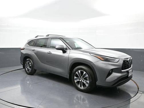 2025 Toyota Highlander XLE