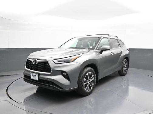 2025 Toyota Highlander XLE