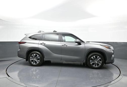 2025 Toyota Highlander XLE