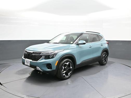 Pluton Blue 2024 Kia Seltos EX