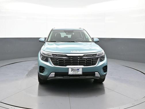 Pluton Blue 2024 Kia Seltos EX