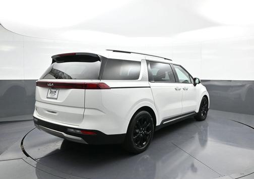 2023 Kia Carnival SX