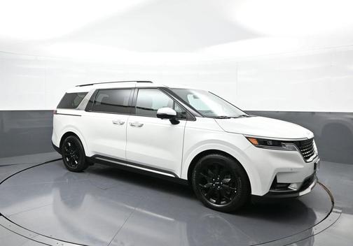 2023 Kia Carnival SX