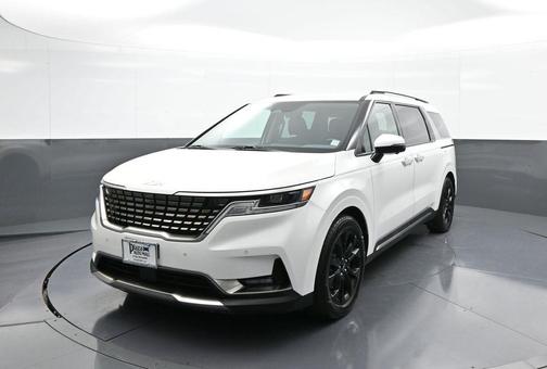 2023 Kia Carnival SX