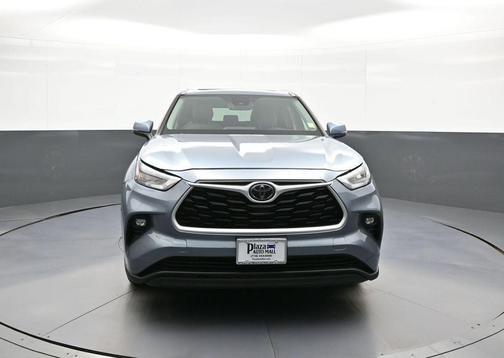 Moon Dust 2020 Toyota Highlander XLE