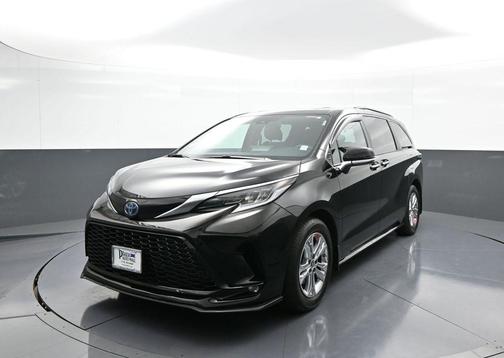 2022 Toyota Sienna XSE 7 Passenger