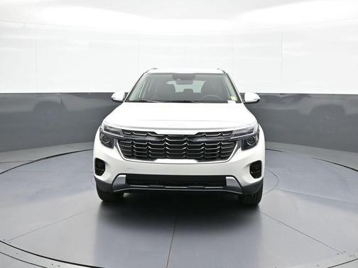 White Pearl 2026 Kia Seltos S