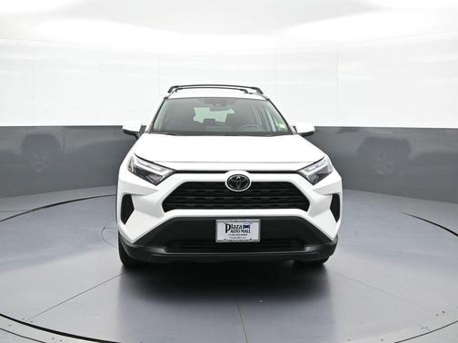 Ice Cap 2023 Toyota RAV4 XLE