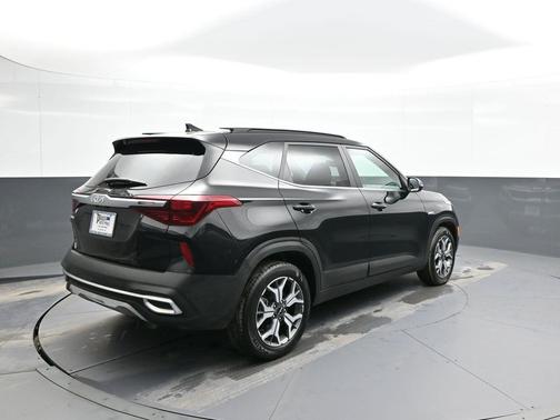 2022 Kia Seltos EX