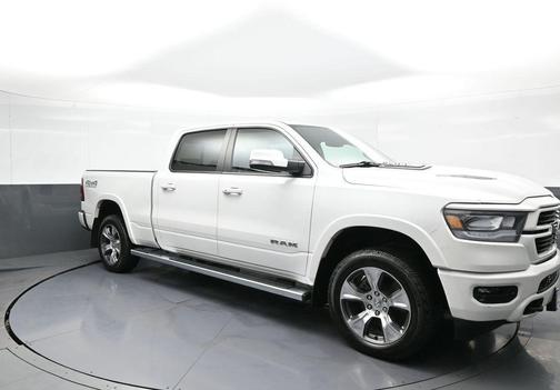 Ivory White Tri-Coat Pearlcoat 2022 RAM 1500 Laramie