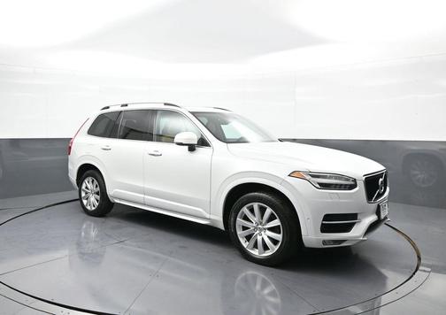 2016 Volvo XC90 T6 Momentum