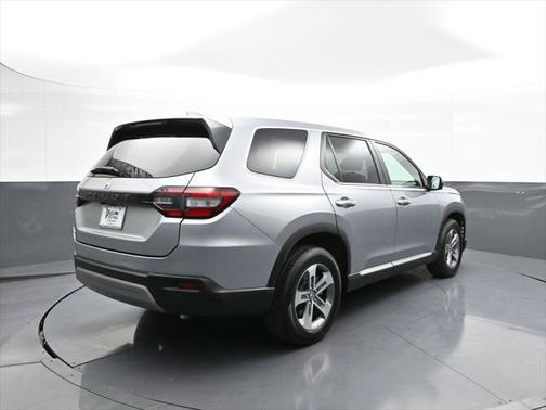 2023 Honda Pilot AWD EX-L 8 Passenger