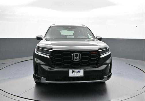 Crystal Black Pearl 2024 Honda Pilot TrailSport