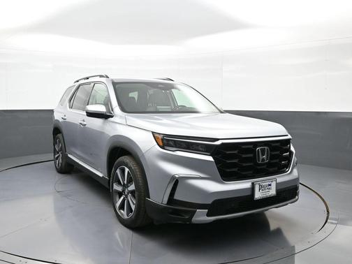 Lunar Silver Metallic 2023 Honda Pilot Touring 8-Passenger