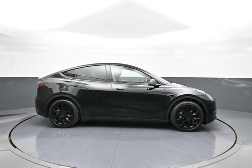 Solid Black 2023 Tesla Model Y Long Range
