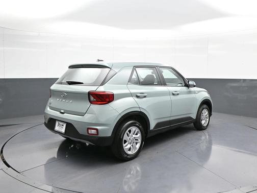 2025 Hyundai VENUE SE