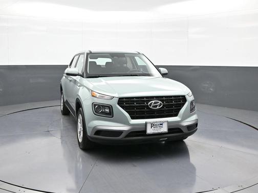 2025 Hyundai VENUE SE
