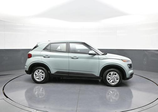 2025 Hyundai VENUE SE