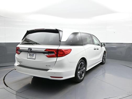 Platinum White Pearl 2024 Honda Odyssey Elite