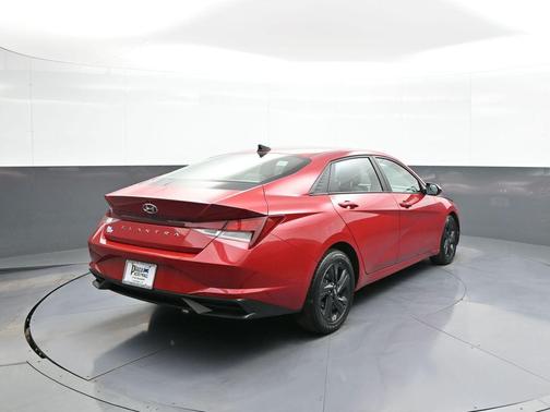 Scarlet Red Pearl 2021 Hyundai ELANTRA SEL