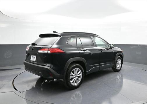 2025 Toyota Corolla Cross LE