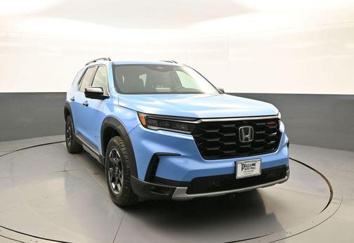 Diffused Sky Pearl 2025 Honda Pilot TrailSport